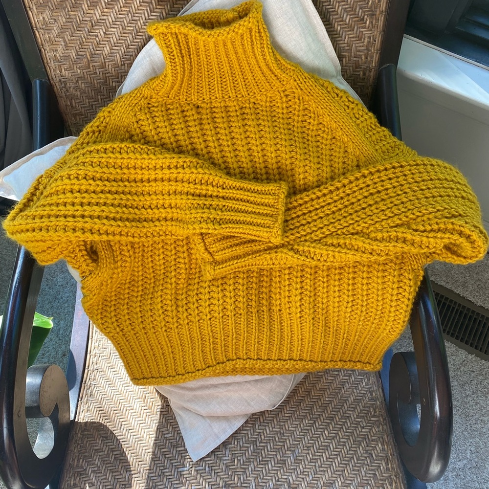 Chunky knit cropped sweater